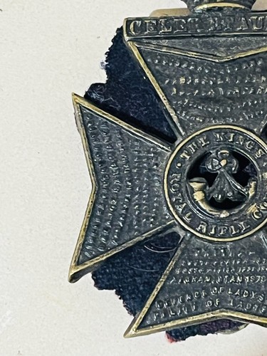 WW2 BRITISH ARMY THE KINGS ROYAL RIFLE CORPS CAP BADG - Picture 3 of 5