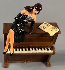 Berthet & Pixi - Scène de la Pin up sexy au micro - Coffret et certificat - 2001