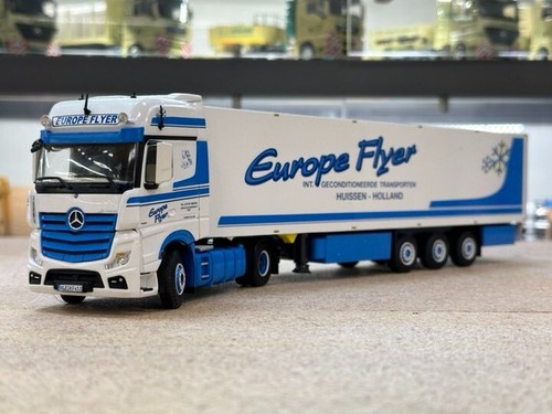 WSI truck models,Mercedes-Benz Actros MP4 GS 4X2 THERMOKING REEFER, EUROPE FLYER - Picture 2 of 11