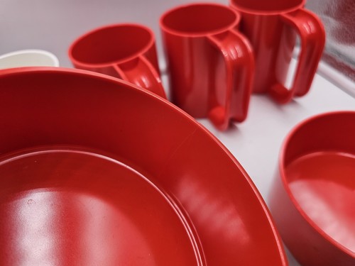 Juego de 6 tazas rojas HELLER Massimo Vignell.  1 cuenco tiene un chip. Ver foto - Imagen 3 de 7