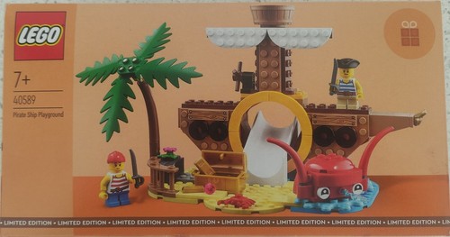LEGO Promotional: Pirate Ship Playground (40589) - Picture 1 of 7