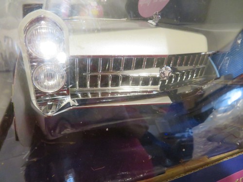 Bratz FM F.M. Coche convertible Cruiser MGA Entertainment 2003 sin usar, en caja sellada - Imagen 10 de 17