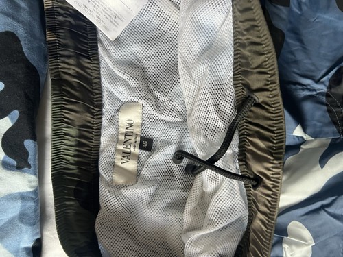 Men’s Valentino Swim Shorts Size 46 - Picture 7 of 7