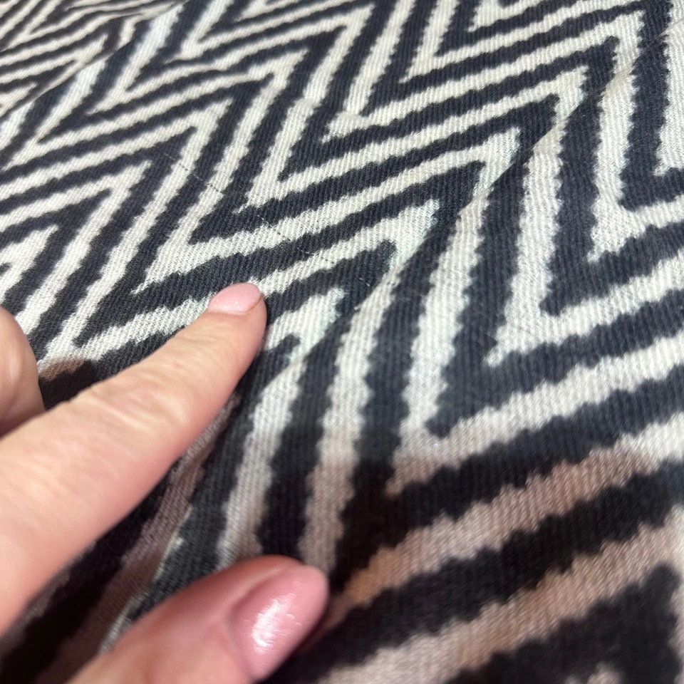 Bufanda 100% Lana Merino Negra Blanca Naranja Estampado Chevron Hecha en Cachemira India Foto 4 de 4