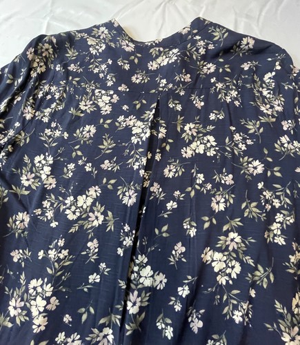 Warren Split Neck Blouse • Size Large • Floral • ¾ Roll-Tab Sleeve - Picture 5 of 14