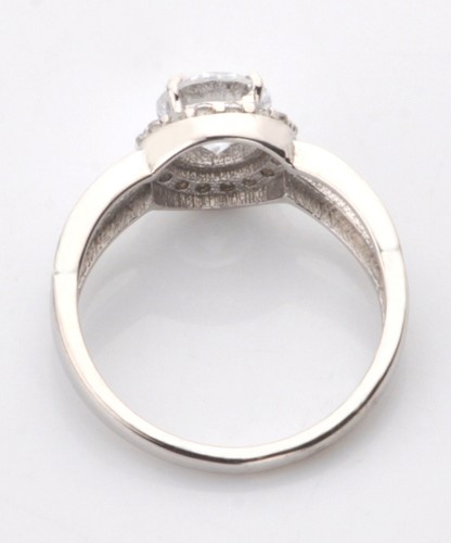 2.40Ct D/VVS1 Round Shape Solitaire With Accents Ring In 925 Sterling Silver - Picture 3 of 14