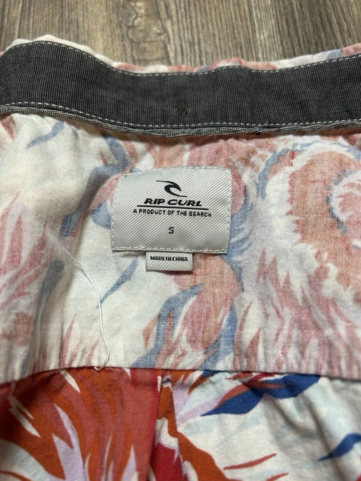 Rip Curl Shirt Men's Small Multicolor Button Up Short Sleeve Surfer Floral - Image 3 of 4