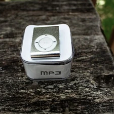 MP3 MultiMedia Player OpenBox 1GB USB-C Silver Mini Tight Clip 1.5"L x 1.2"W