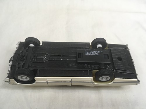 Kinsmart - 1:43 Scale 1967 Chevrolet Impala - OPENING DOORS! - Picture 10 of 10