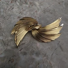 Gold Tone Cora Brooch Pin MCM Fanned Spiral 2.5" x 1"