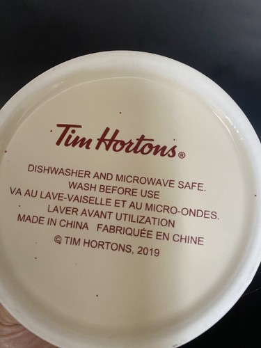 Tim Hortons 2019 Holiday White & Red Ceramic Mug Mouse EUC - Bild 4 von 5
