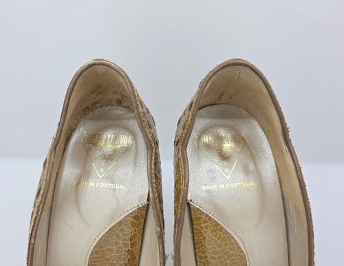 John Fluevog Listens: Zapatos de tacón festoneado de cuero marrón Audrey talla 6 - Imagen 12 de 24
