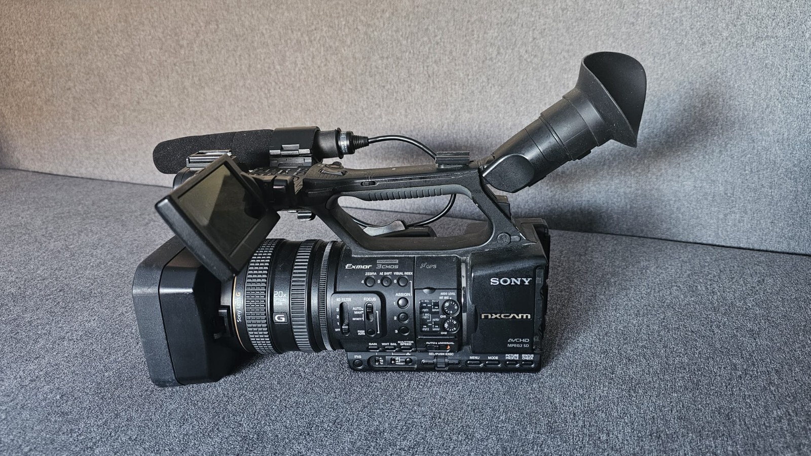 SONY NXCAM HXR-NX5E Professional Video Camera