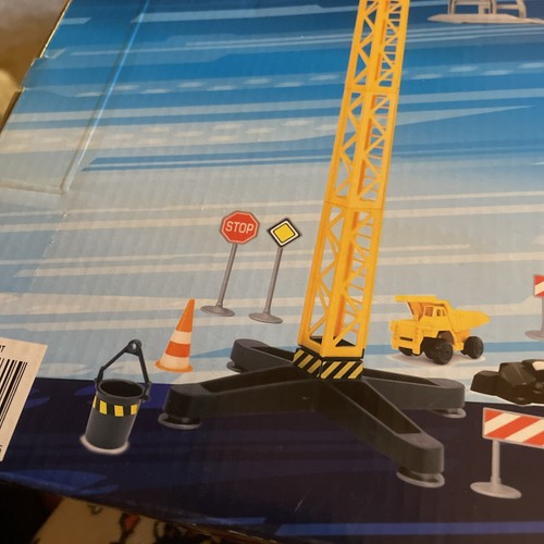 Juego de grúa a batería con soporte para camión de volteo fundido a presión de más de 2 pies de alto - Imagen 11 de 15