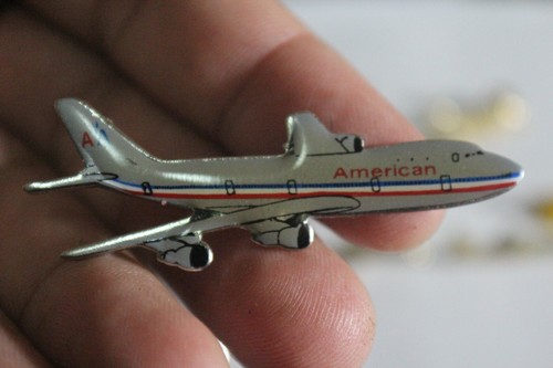 7 Vintage American Airlines Pins - Picture 8 of 12
