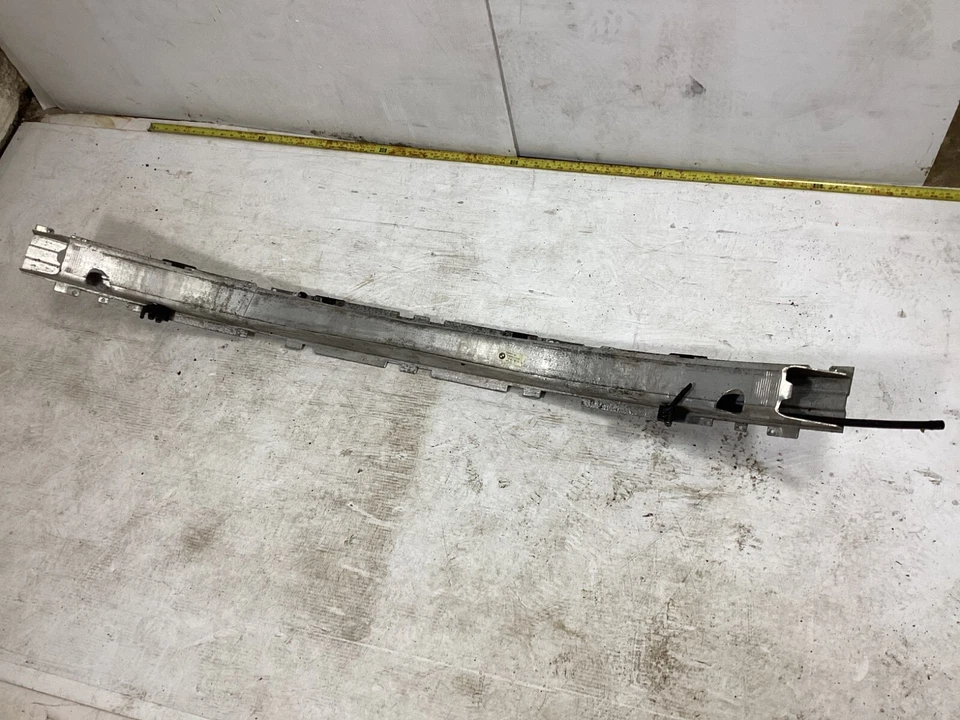 2009-2013 BMW 528i 550i FRONT BUMPER REINFORCEMENT BAR 7203976 OEM . Foto 4 de 4
