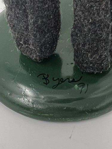 Byers Choice The Carolers Preacher Pastor Parson 1992 Holding Holy Bible 13" - Picture 10 of 13