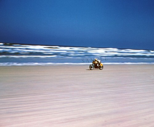 1960 Radrennen beim letzten Rennen auf Daytona Beach Motorräder 8"x 10" Foto 119 - Bild 1 von 2