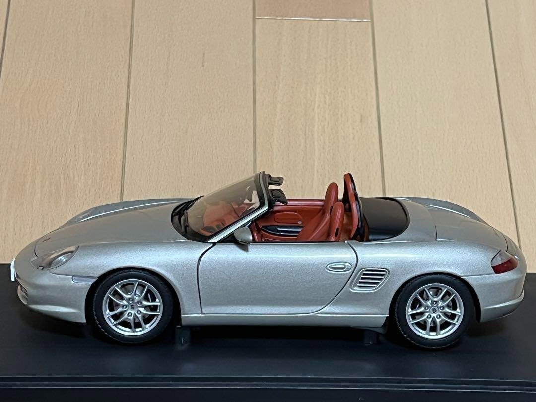 1/18 AUTOart Porsche 986 Boxster Arctic Blue Metallic w/ Box 1/18 AUTOart Porsche 986 Boxster Arctic Blue Metallic w/ Box