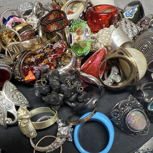 JOB LOT Costume Jewellery Rings Vintage/Modern x100 Bundle Party Craft Upcycle - Picture 5 of 11