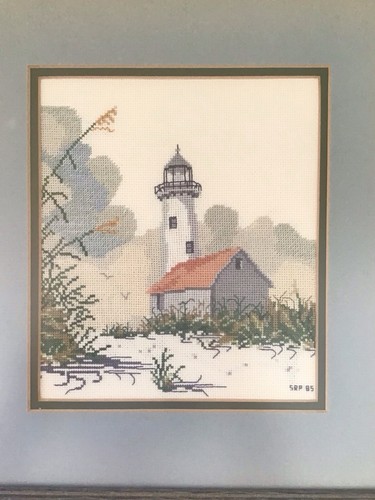 Vintage Bucilla fertiger Kreuzstich "Leuchtturm Einsamkeit" Wandbild mit Holzrahmen. - Bild 2 von 8