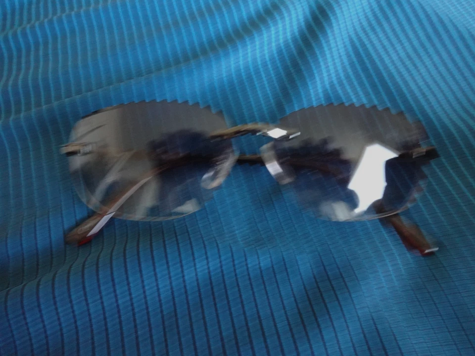 Gafas de sol Foster Grant Mardi Gras color púrpura oscuro lentes resistentes a arañazos Foto 2 de 4