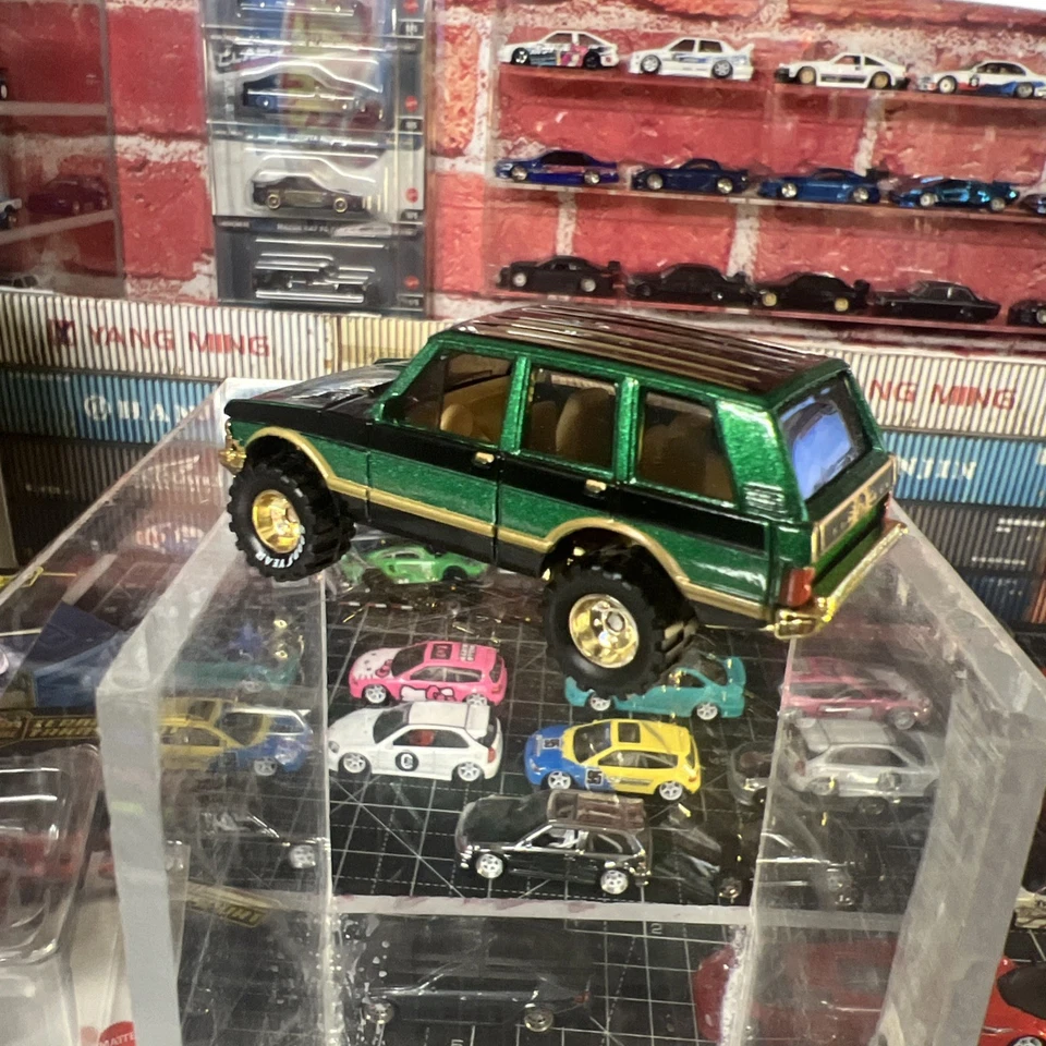 Hot Wheels Range Rover, Final Run Retiring Model, Green, Mint - Image 4 of 4