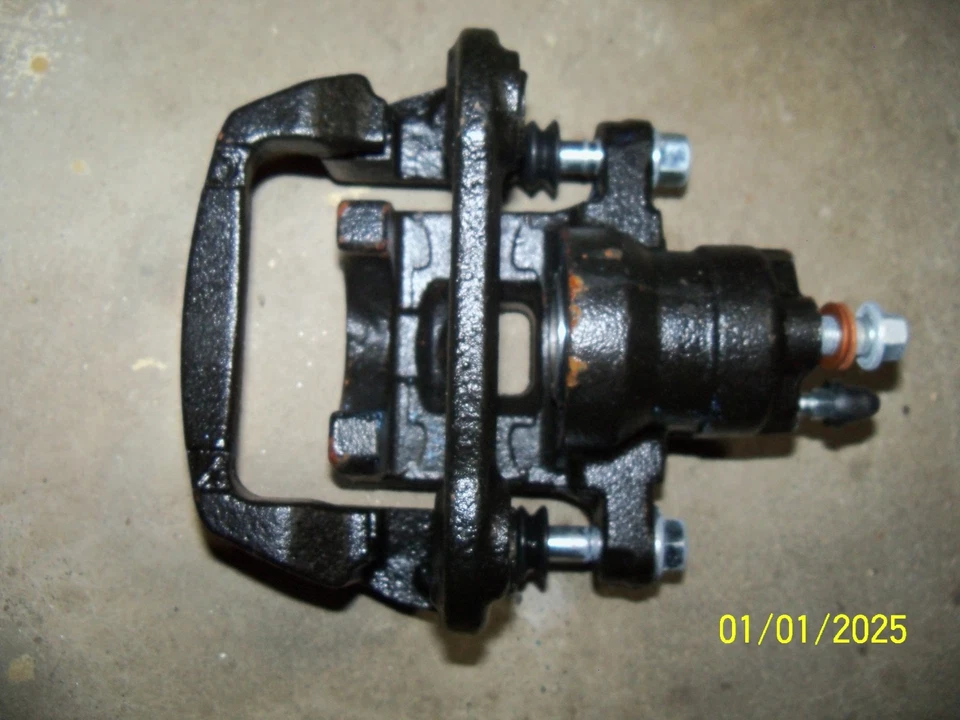 Pinza trasera izquierda Toyota Highlander 2004, 2005, 2006, 2007, OEM remanufacturada Foto 3 de 4