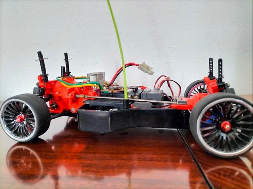 Tamiya TA-01 Chassis Pre-owned - Imagen 6 de 15
