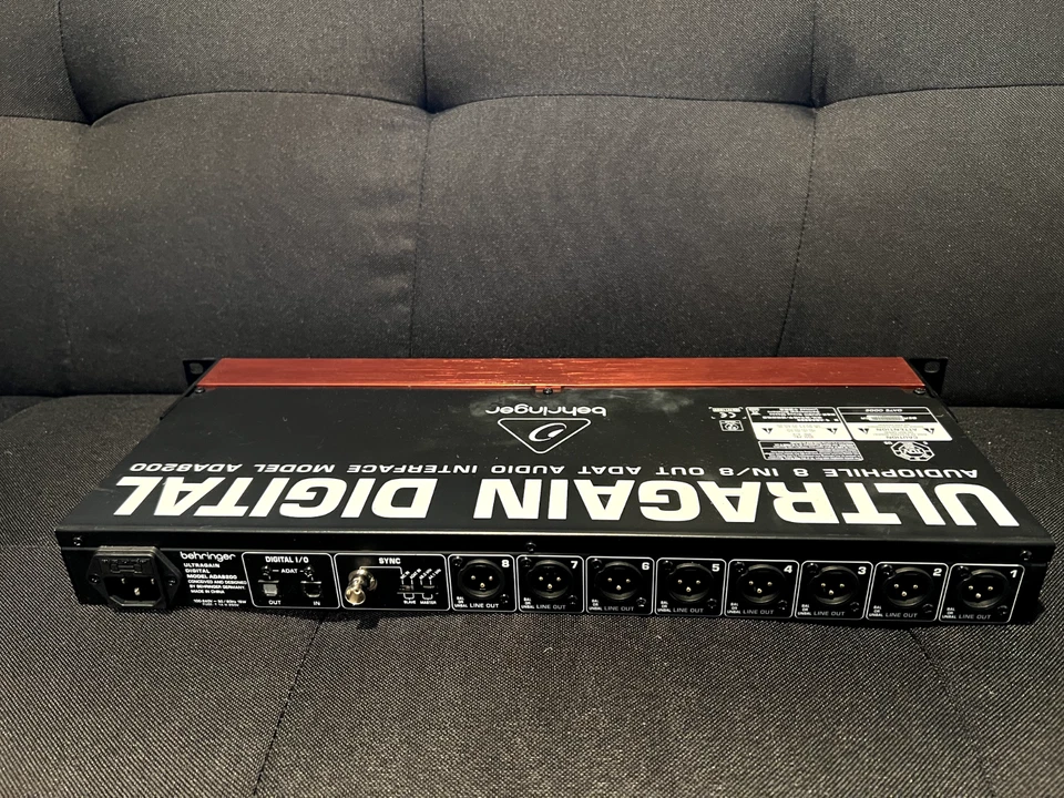 Behringer ADA8200 8声道麦克风前置放大器 — 第 3/4 张图片