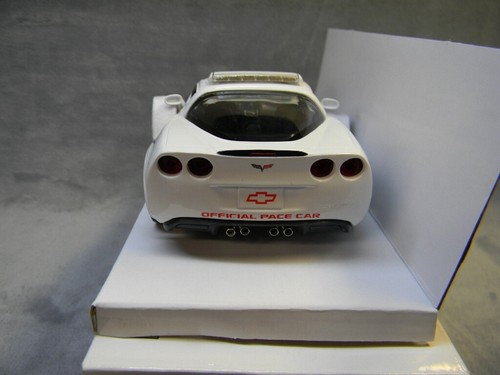 1/24 SCALE REVELL 2007 CORVETTE DAYTONA 500 PACE CAR WHITE DEALER PROMO CAR-MIB - Picture 7 of 7
