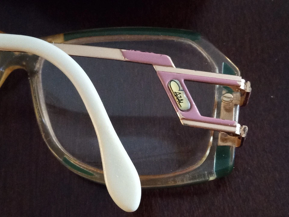 CAZAL AUTHENTIC 90' EYEGLASSES MOD 318 col 652 GOLD/TRANSP.& GREEN FRAME W/CASE  - Image 3 of 4