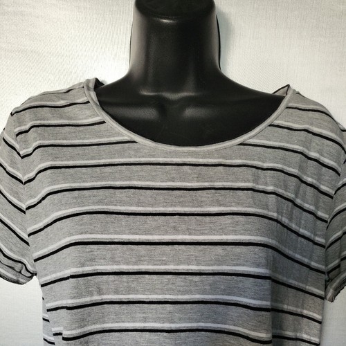 H&M Divided T-Shirt Women's Size XL Short Sleeve Gray with Black/White Stripes - Picture 2 of 5
