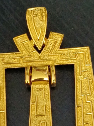 Krone Trifari großer ägyptischer Revival goldfarbener Anhänger selten - Bild 2 von 6