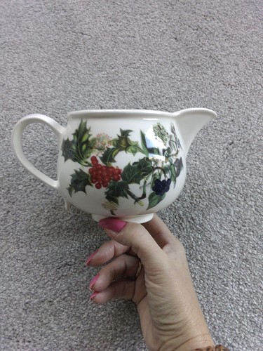Portmeirion The Holly & The Ivy Gravy Boat And Stand Brand New In Box - Picture 7 of 9