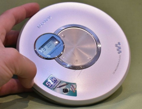Sony Portable CD Player Walkman D-EJ250 Silver - Picture 7 of 11