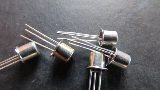 5 Transistor NPN BC109 – TO-18, 20V, 100mA, 600mW, Per Applicazioni Generali