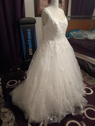 Ivory Wedding Dress Size 20/24W NEW Without Tags Sleeveless - Picture 2 of 8