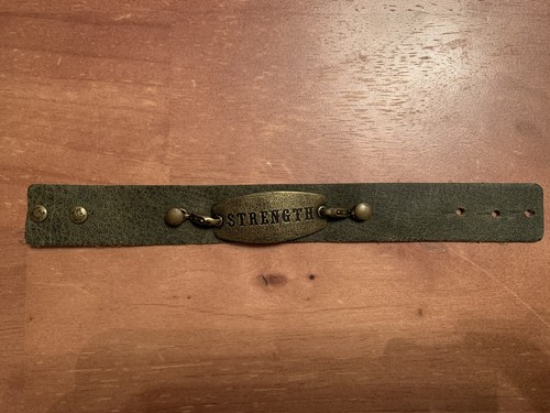 Lenny & Eva Leather Bracelet with Sentiment - Strength - Picture 4 of 4