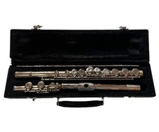 Armstrong Model 102 Closed Hole Flute W Hard Case Ships Free