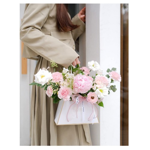 4PCS Portable Gift Bag Bouquet Wrapping Paper Bag Waterproof Portable Flower ... - Picture 3 of 6