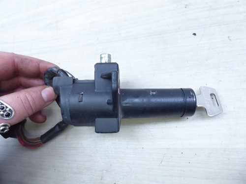 1982 Honda VF750C V45 Magna H311-2) ignition switch gas cap lock set with key - Picture 10 of 12