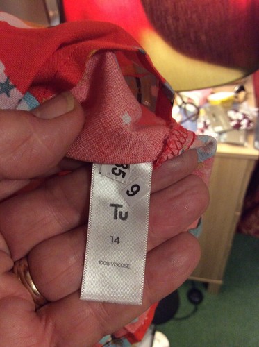 Damen TU Weihnachten Langarm Bluse In Rot Multi Größe 14 Neu mit Etikett. - Bild 8 von 9