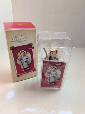 2004 Hallmark Sweetest Little Shephard Ornament w/Original Box Needs Batteries