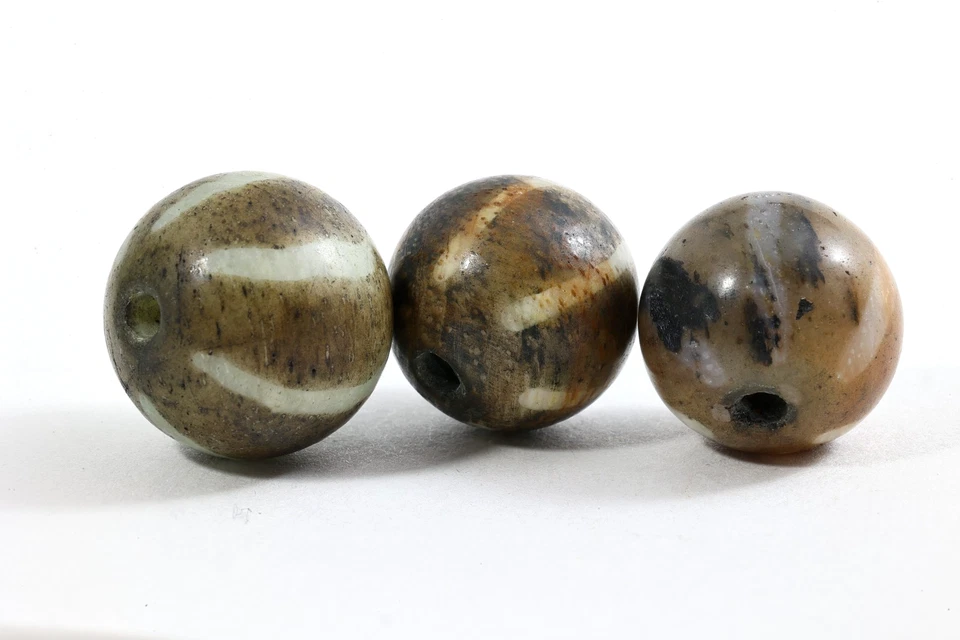 Set of Three Ancient Pair Of Genuine Old Pumtek Gzi Dzi Bead Thousand years 1stG - Image 2 of 4