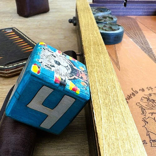 Beaver Brave - Woodland Warrior's Way - Backgammon Doubling Cube 36mm - Picture 10 of 12