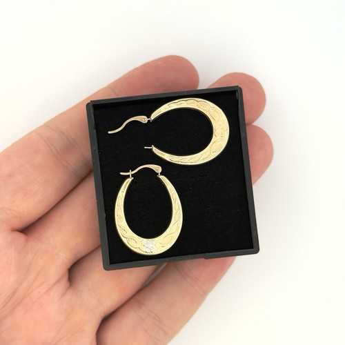 9ct Yellow Gold Creole Hoop Celtic Pattern Earrings - Picture 4 of 6