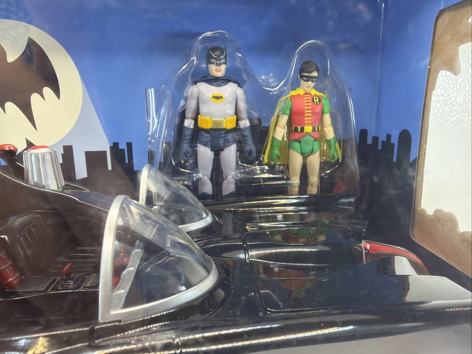 Batman BATMOBILE Clásico Años 60 con Figuras Batman y Robin Funco Foto 2 de 4