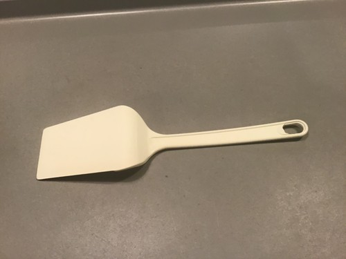 Vintage Pyrex Accessories White Mini Spatula Flipper Turner 8.25” - Picture 2 of 4