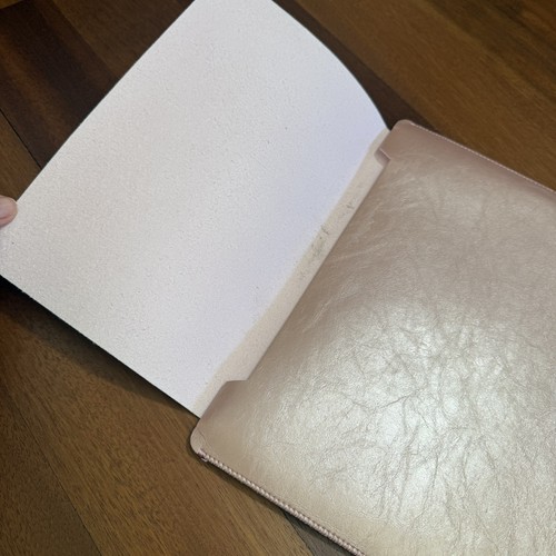 Rose Gold Laptop Device Sleeve Vegan Leather Metallic Flap - Afbeelding 3 van 6